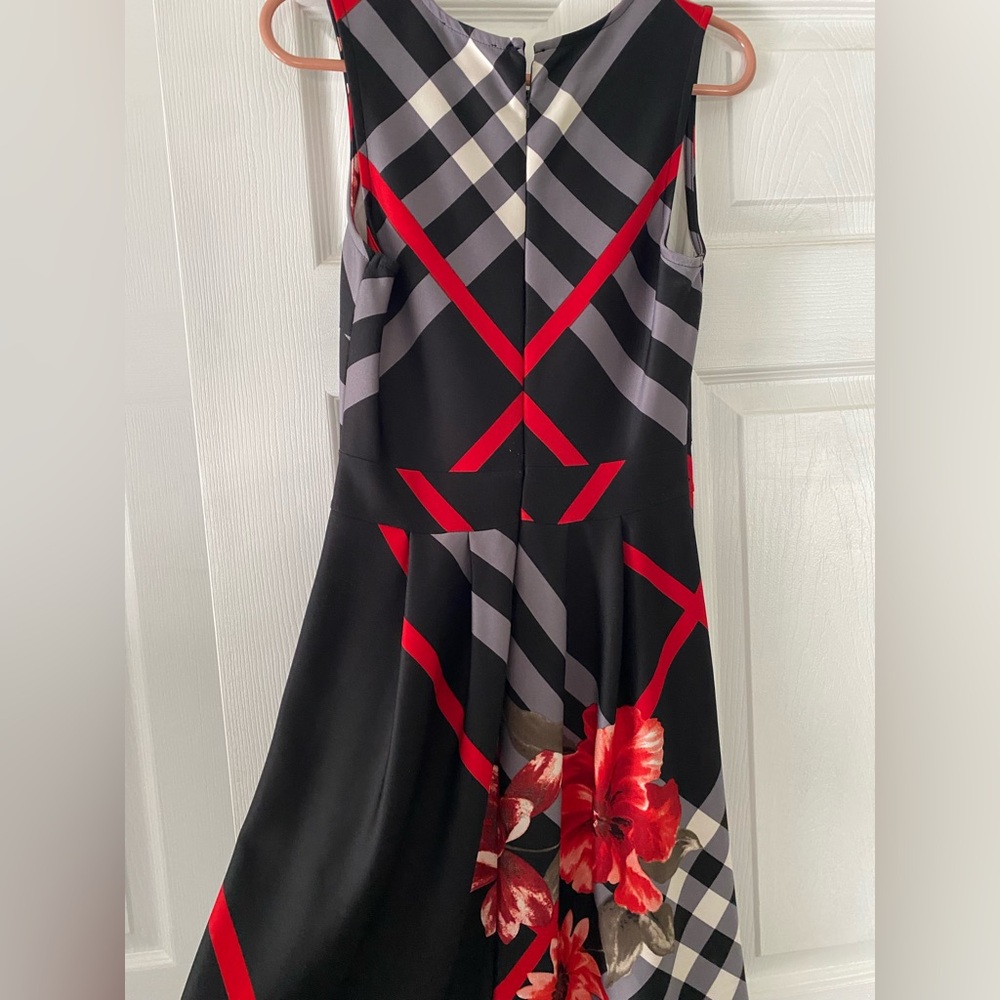 VENUS Black and Red Geometric Floral Mini Dress